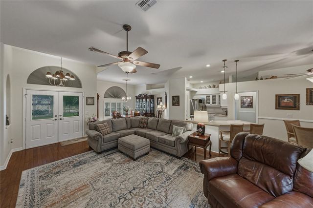 12215 WOODLANDS CIRCLE, Dade City, FL 33525