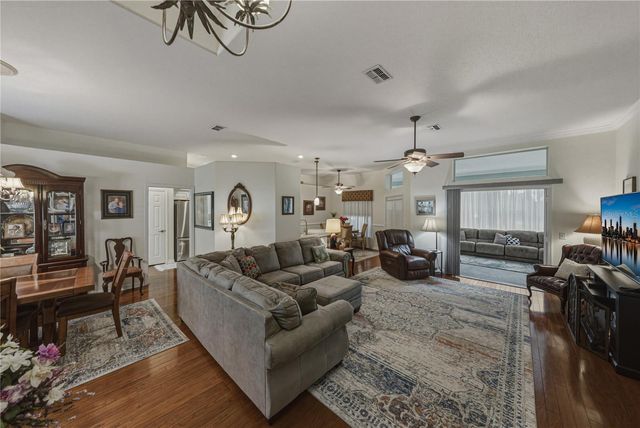 12215 WOODLANDS CIRCLE, Dade City, FL 33525