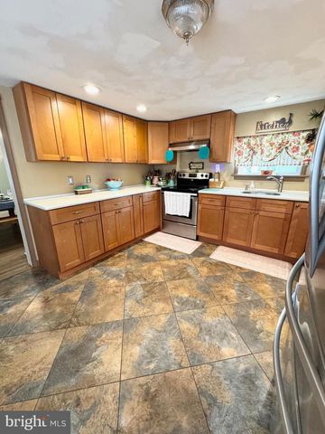 606 W SECOND ST, Florence, NJ 08518