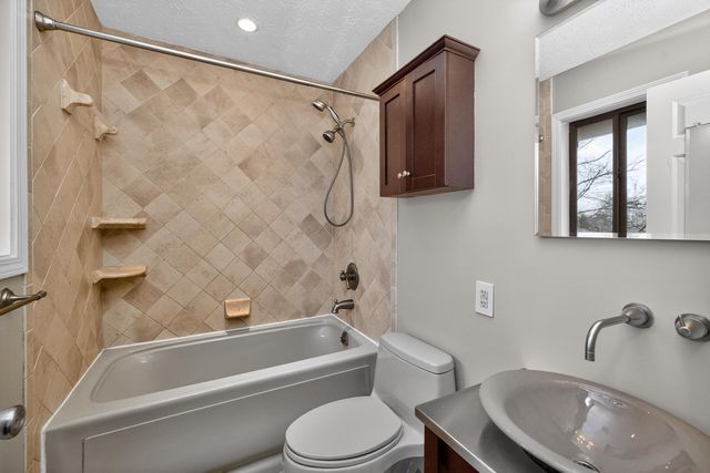 3805 Grassy Creek Drive, Lexington, KY 40503