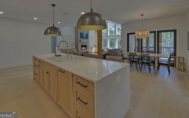 96 Barefoot Bay Road, Hartwell, GA 30643