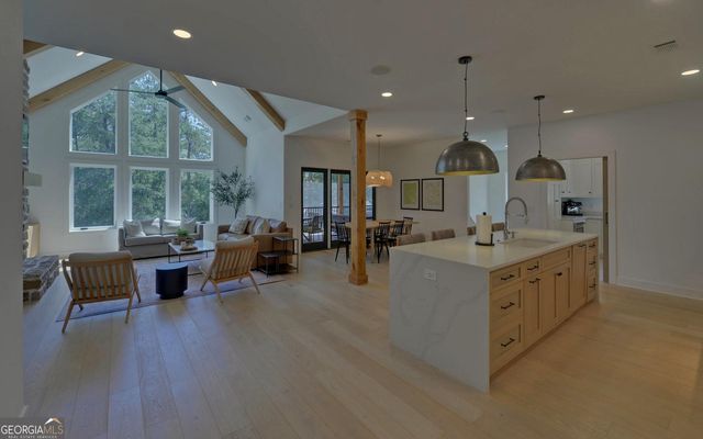 96 Barefoot Bay Road, Hartwell, GA 30643