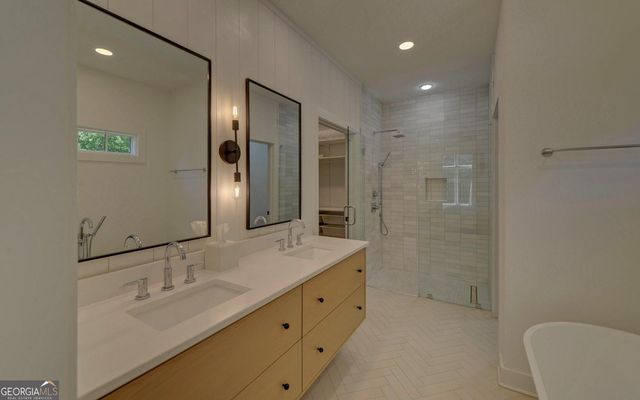 96 Barefoot Bay Road, Hartwell, GA 30643