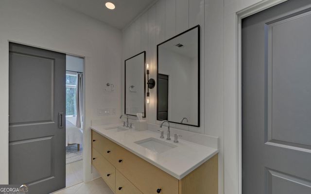 96 Barefoot Bay Road, Hartwell, GA 30643