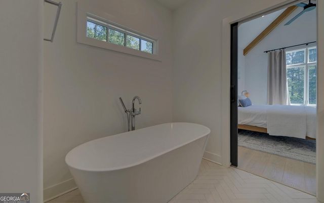 96 Barefoot Bay Road, Hartwell, GA 30643