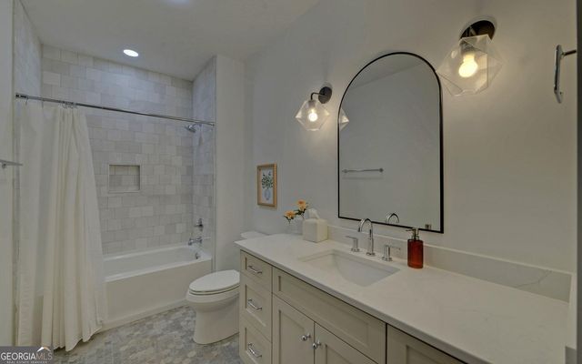 96 Barefoot Bay Road, Hartwell, GA 30643