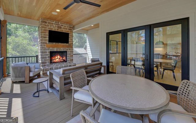 96 Barefoot Bay Road, Hartwell, GA 30643