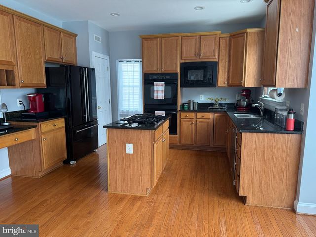 42770 CONQUEST CIR, Brambleton, VA 20148