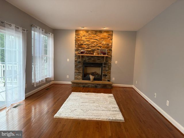 42770 CONQUEST CIR, Brambleton, VA 20148