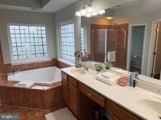42770 CONQUEST CIR, Brambleton, VA 20148