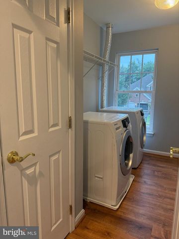 42770 CONQUEST CIR, Brambleton, VA 20148