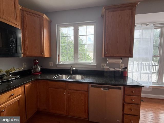 42770 CONQUEST CIR, Brambleton, VA 20148