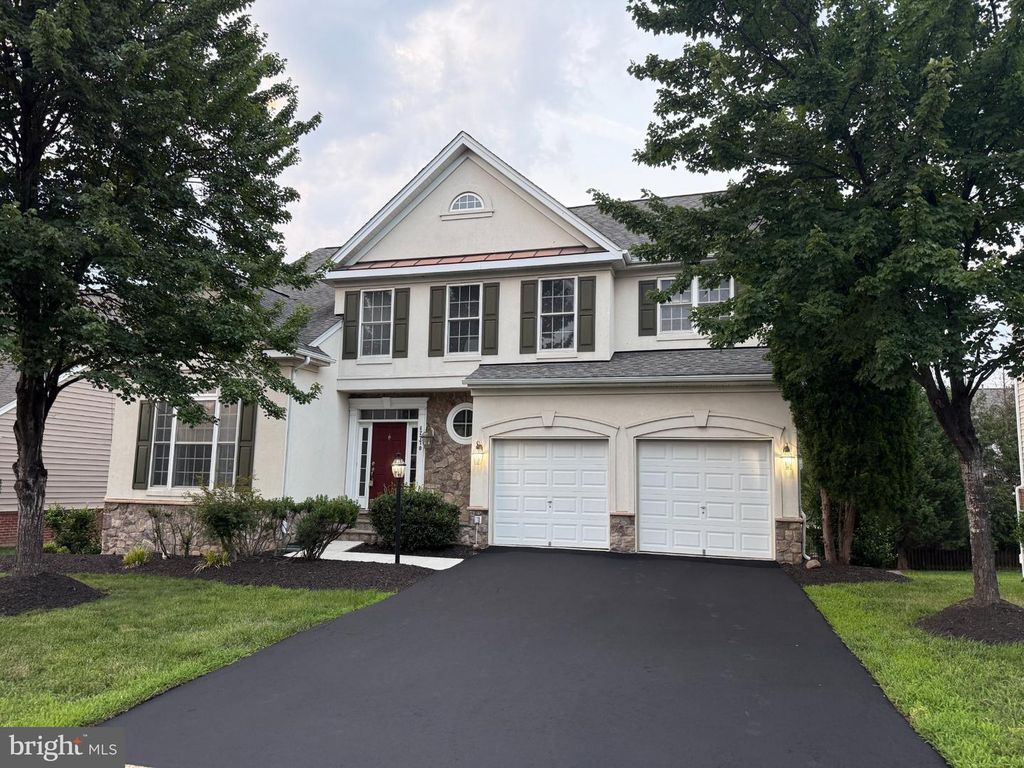 42770 CONQUEST CIR, Brambleton, VA 20148