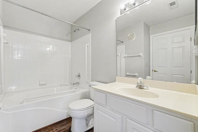 198 Langshire Court, 13, Florence, KY 41042