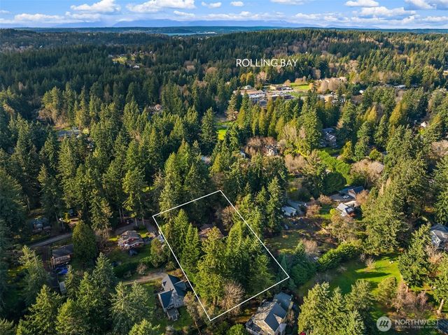 10862 Falk Road NE, Bainbridge Island, WA 98110