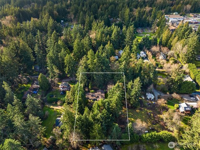 10862 Falk Road NE, Bainbridge Island, WA 98110
