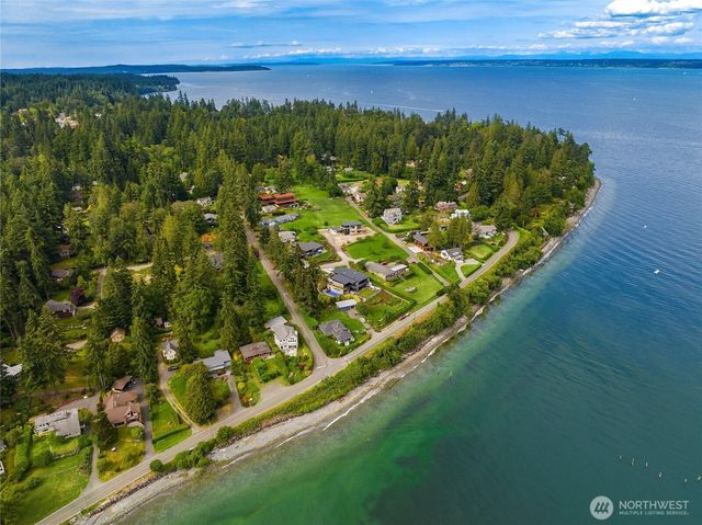 10862 Falk Road NE, Bainbridge Island, WA 98110
