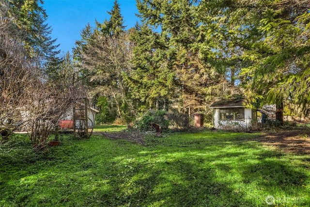 10862 Falk Road NE, Bainbridge Island, WA 98110