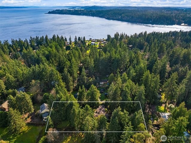10862 Falk Road NE, Bainbridge Island, WA 98110