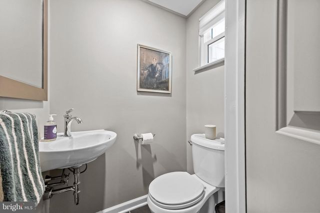 29 HILLTOP DR, Yardley, PA 19067