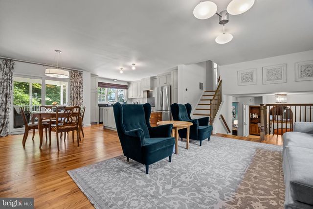 29 HILLTOP DR, Yardley, PA 19067