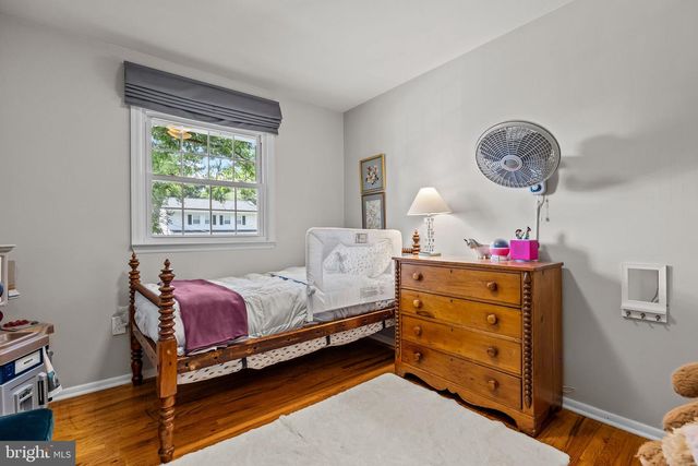 29 HILLTOP DR, Yardley, PA 19067