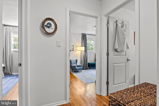 29 HILLTOP DR, Yardley, PA 19067