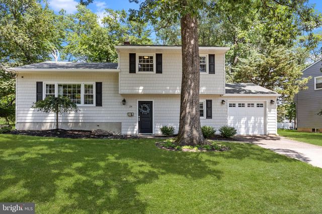 29 HILLTOP DR, Yardley, PA 19067