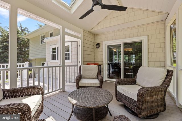 29 HILLTOP DR, Yardley, PA 19067