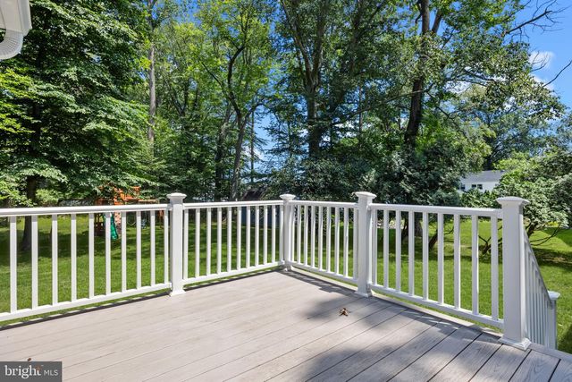 29 HILLTOP DR, Yardley, PA 19067