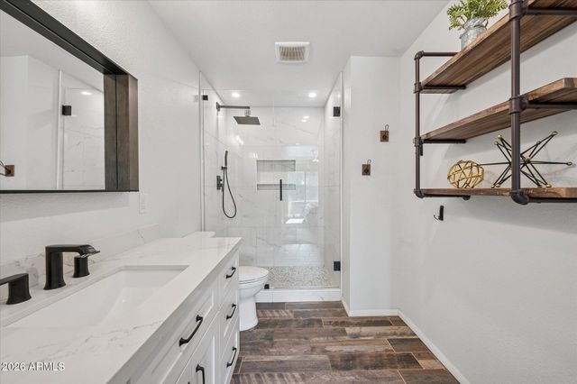 4033 E DAHLIA Drive, Phoenix, AZ 85032