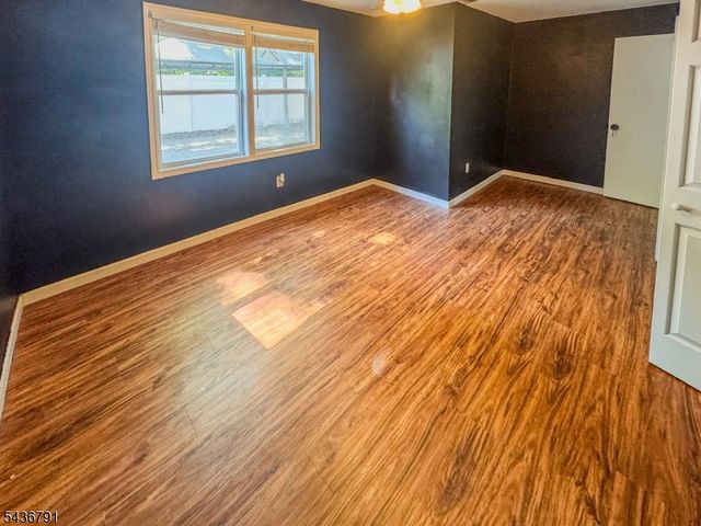 20 Greenwood Ave, Wanaque Boro, NJ 07420