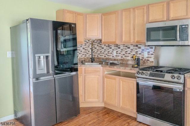 20 Greenwood Ave, Wanaque Boro, NJ 07420