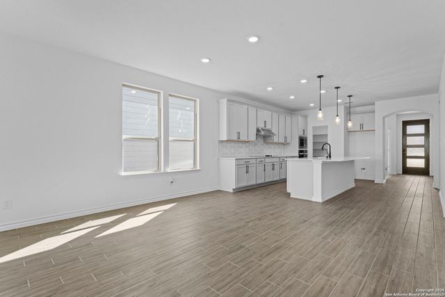 4007 Paddock Trl, Seguin, TX 78155