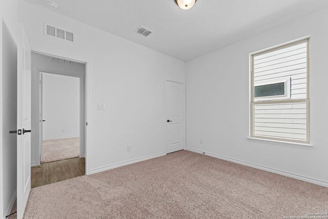 4007 Paddock Trl, Seguin, TX 78155