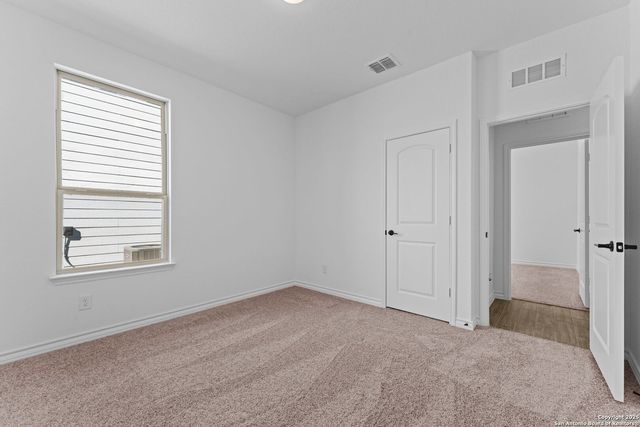 4007 Paddock Trl, Seguin, TX 78155