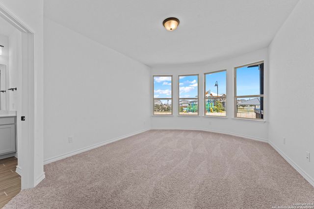 4007 Paddock Trl, Seguin, TX 78155