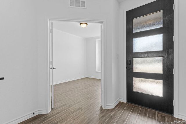 4007 Paddock Trl, Seguin, TX 78155