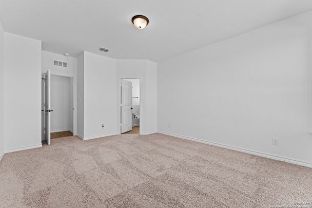 4007 Paddock Trl, Seguin, TX 78155