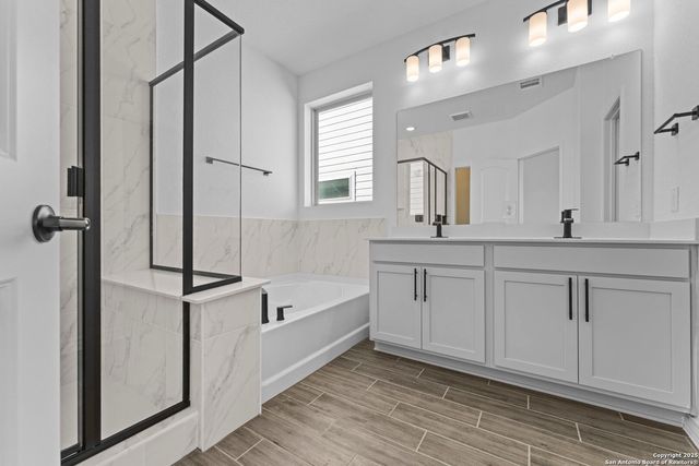 4007 Paddock Trl, Seguin, TX 78155