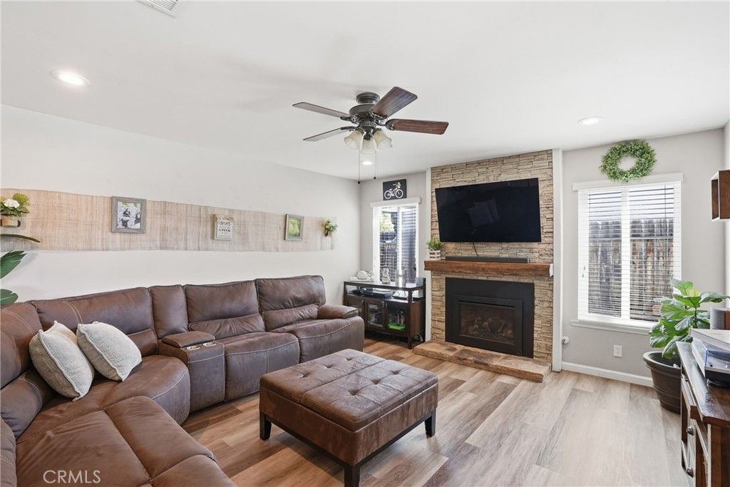 Image 6 of property listing at 380 Highland Drive, Santa Maria, CA 93455