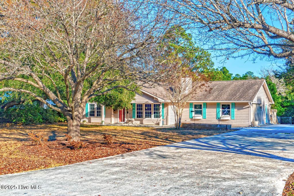 174 Fox Drive, Swansboro, NC 28584