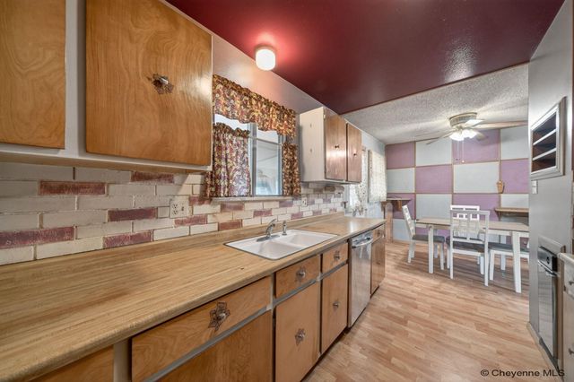 5005 WINDMILL RD, Cheyenne, WY 82009