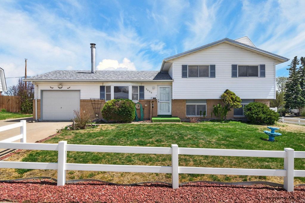 5005 WINDMILL RD, Cheyenne, WY 82009