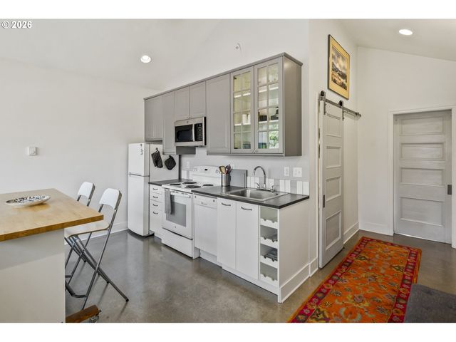6626 Se 85TH Ave, Portland, OR 97266
