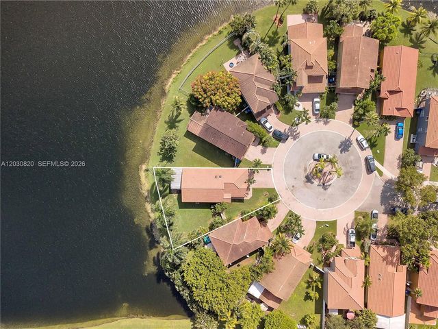 10627 NW 7th Street, Pembroke Pines, FL 33026