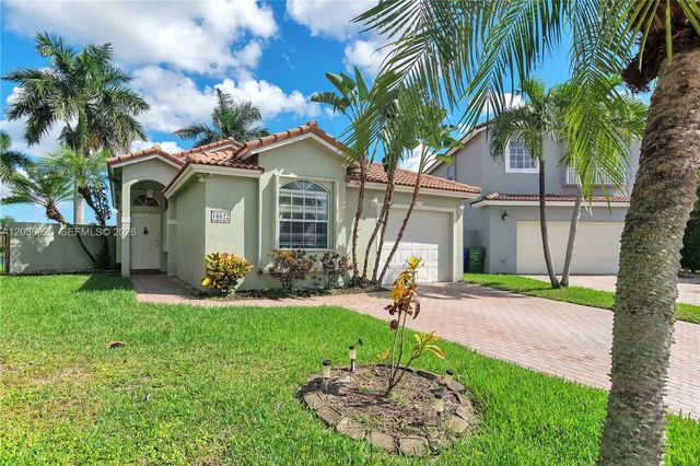 10627 NW 7th Street, Pembroke Pines, FL 33026
