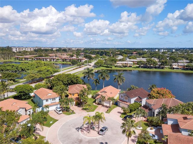 10627 NW 7th Street, Pembroke Pines, FL 33026