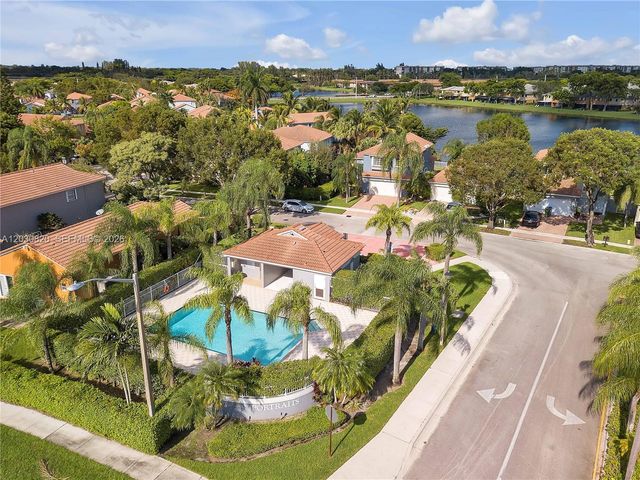 10627 NW 7th Street, Pembroke Pines, FL 33026