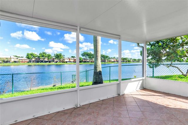 10627 NW 7th Street, Pembroke Pines, FL 33026
